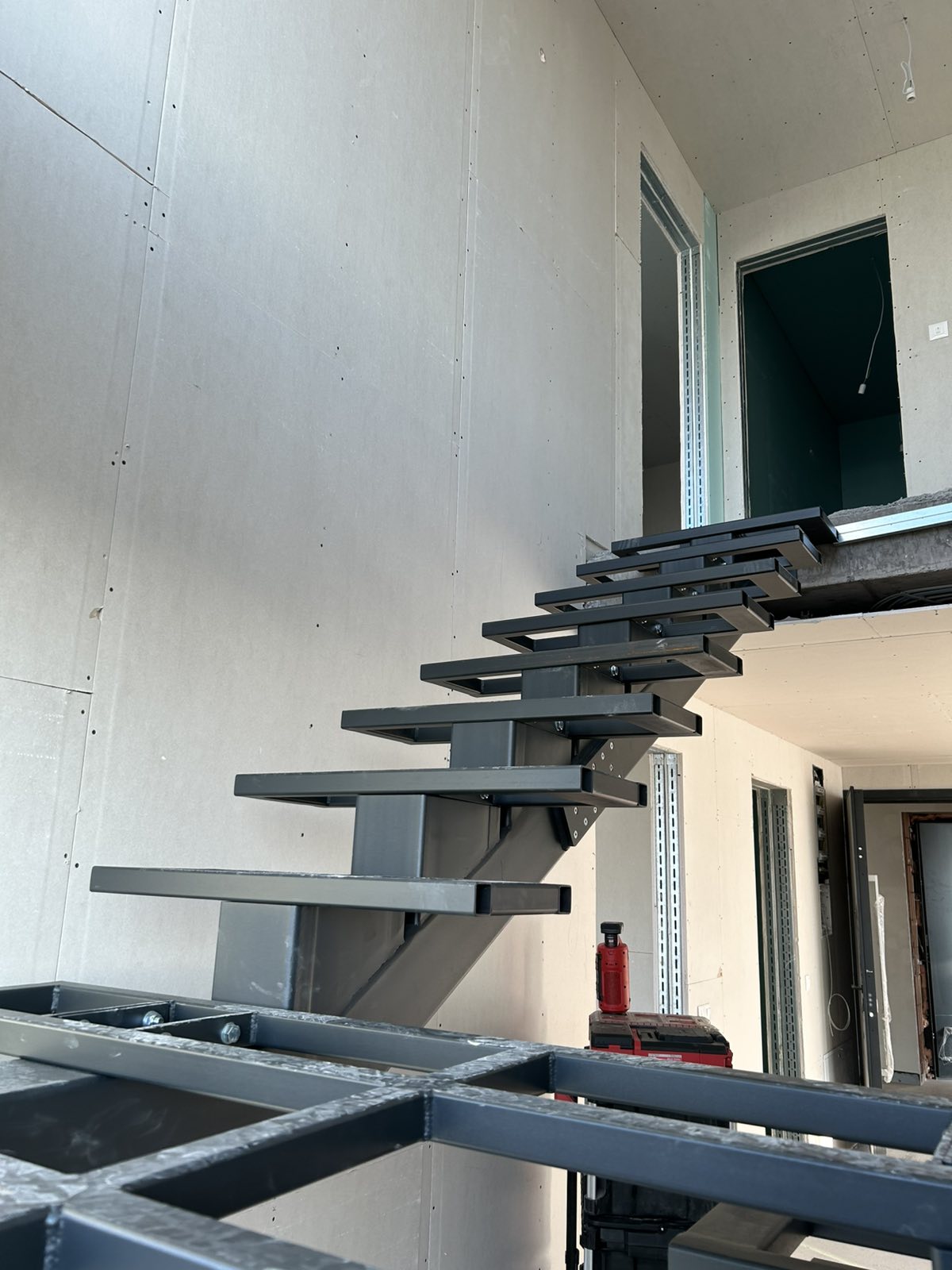 Еднораменни стълбища - 'Театрална Резиденс' - Изображение 2