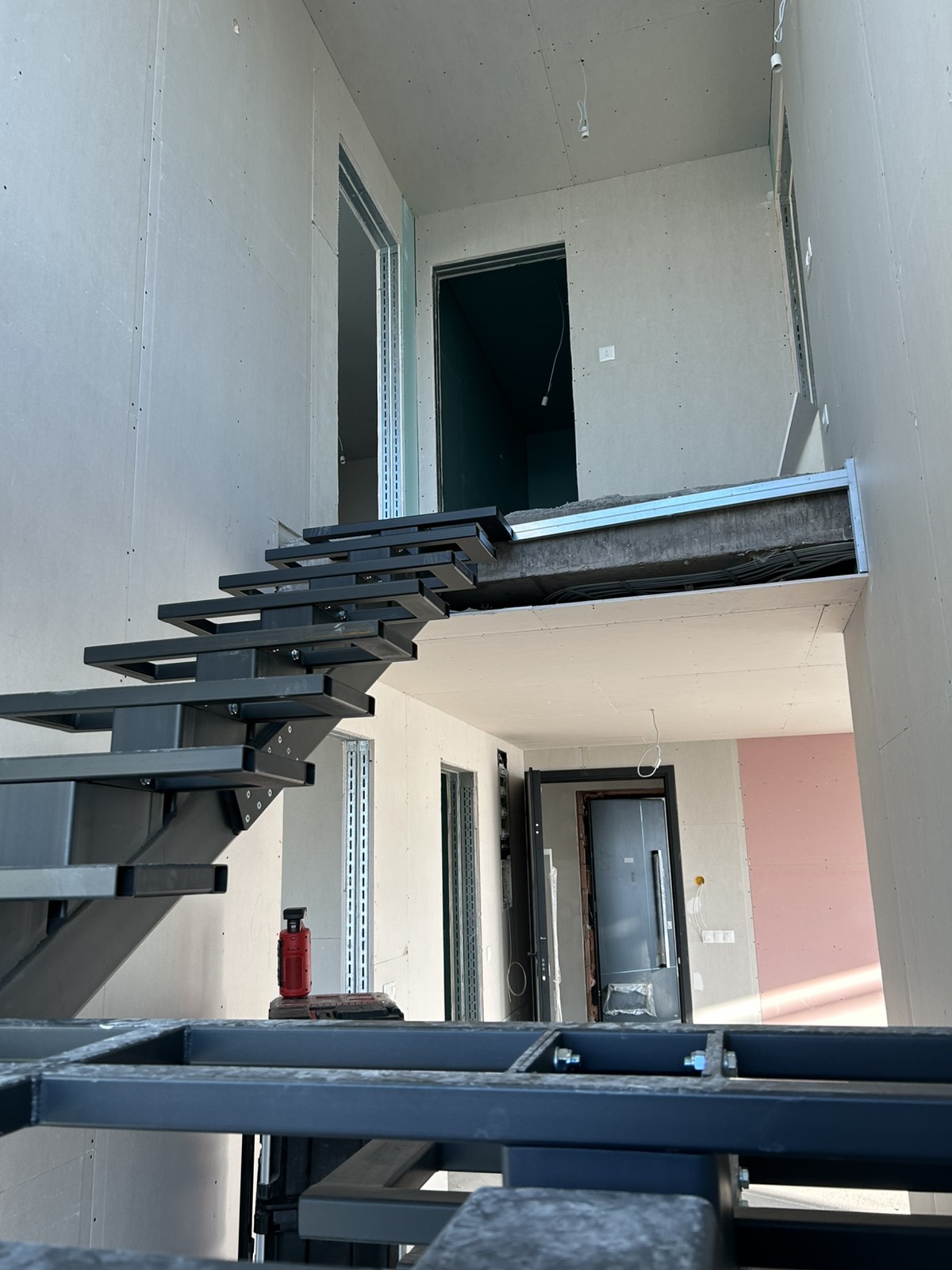 Еднораменни стълбища - 'Театрална Резиденс' - Изображение 3