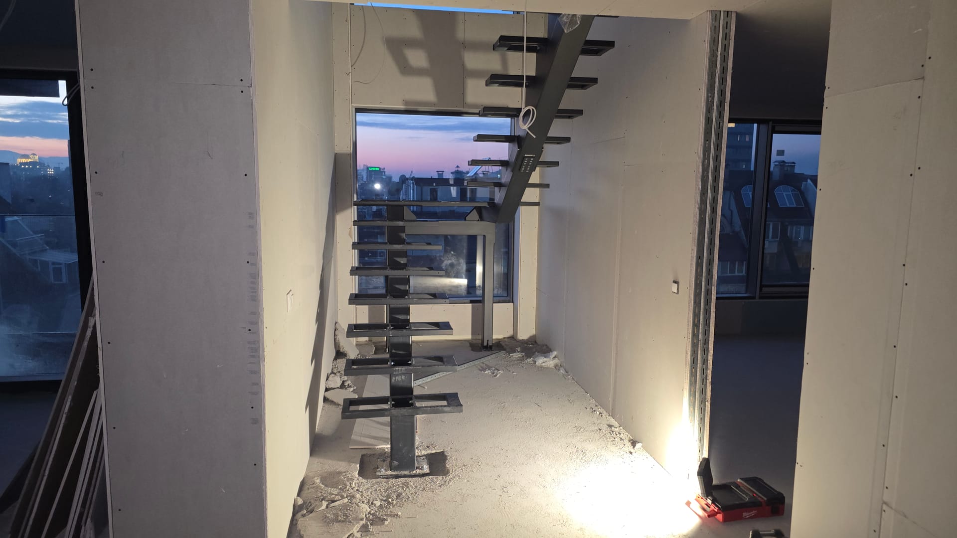 Еднораменни стълбища - 'Театрална Резиденс' - Изображение 4